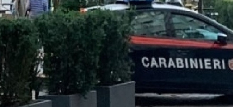 Trento, spaccio in piazza della Portela: i carabinieri arrestano un 21enne