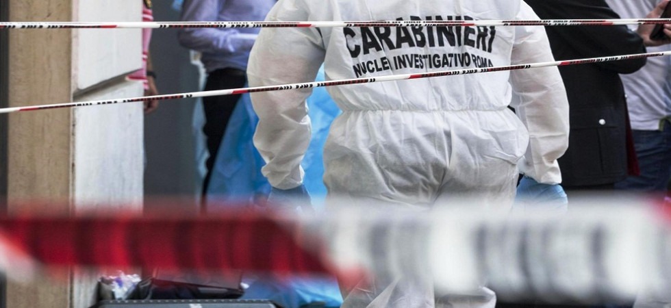 Omicidio a Melzo, le bugie alla sorella di Trento e i due mesi vissuti con il corpo della madre soffocata nella vasca