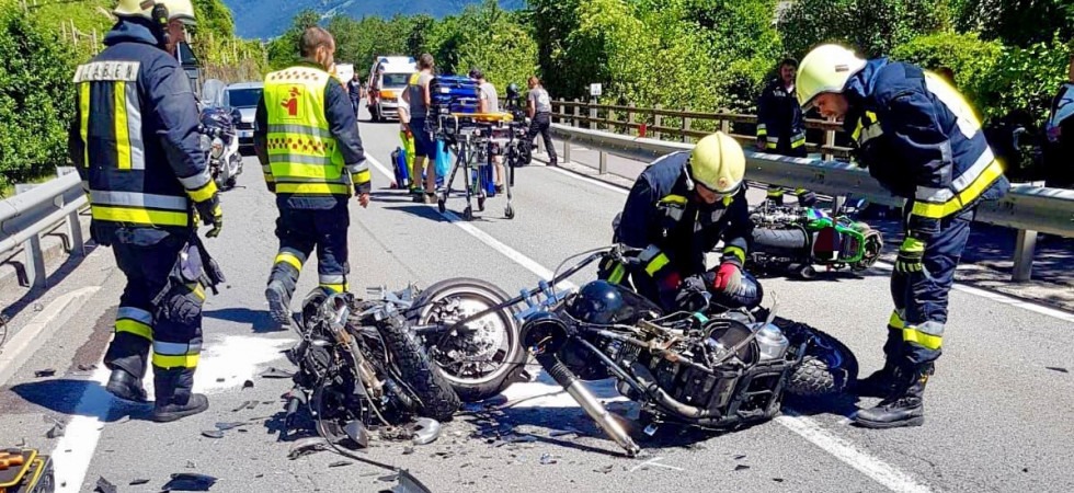 Tragico schianto tra motociclette: una persona è morta e tre sono rimaste ferite in Alto Adige