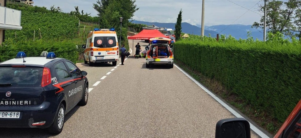 Tragico scontro moto-auto: nel violento impatto muore il centauro