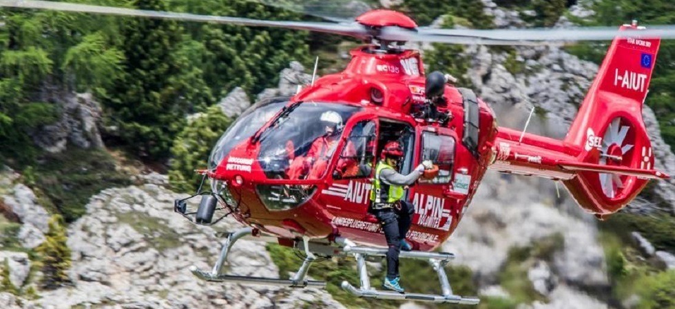 Foto d'archivio Cade fuori dal rifugio e sbatte la testa: bambino di 9 anni soccorso da un medico che si trovava casualmente sul posto