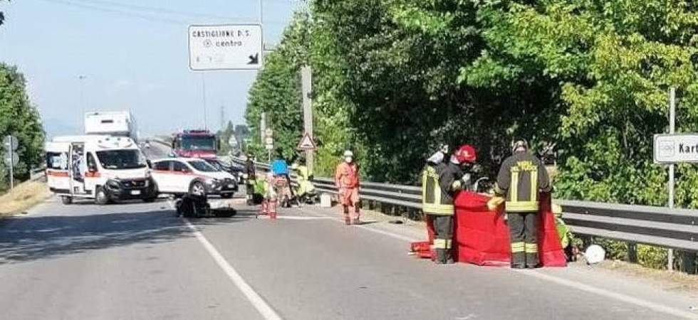 Con la Ducati si scontra con un’auto: morto sul colpo Sergio Mason