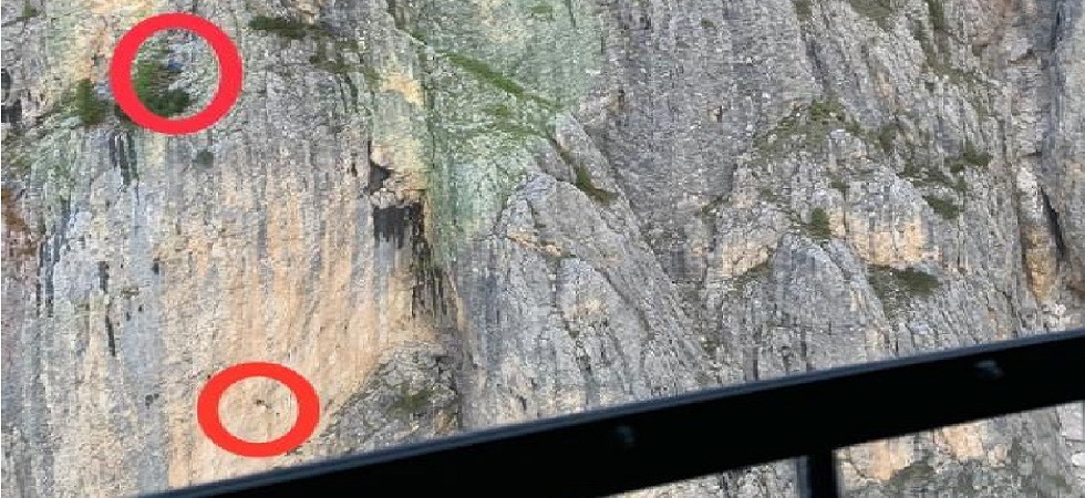 Sbaglia a calarsi e rimane bloccata in parete su uno strapiombo, momenti di paura per una scalatrice di 26 anni