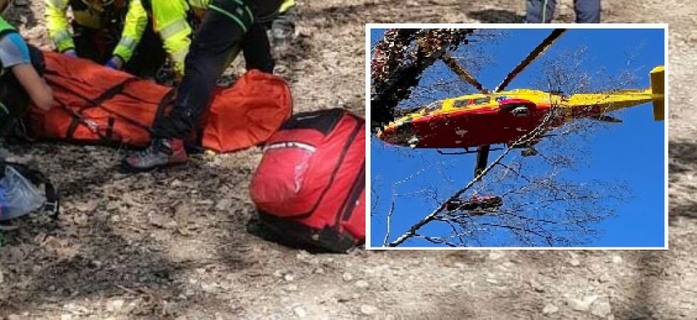 Si schianta lungo un sentiero per mountain bike e sbatte la testa, 60enne elitrasportata all'ospedale di Trento
