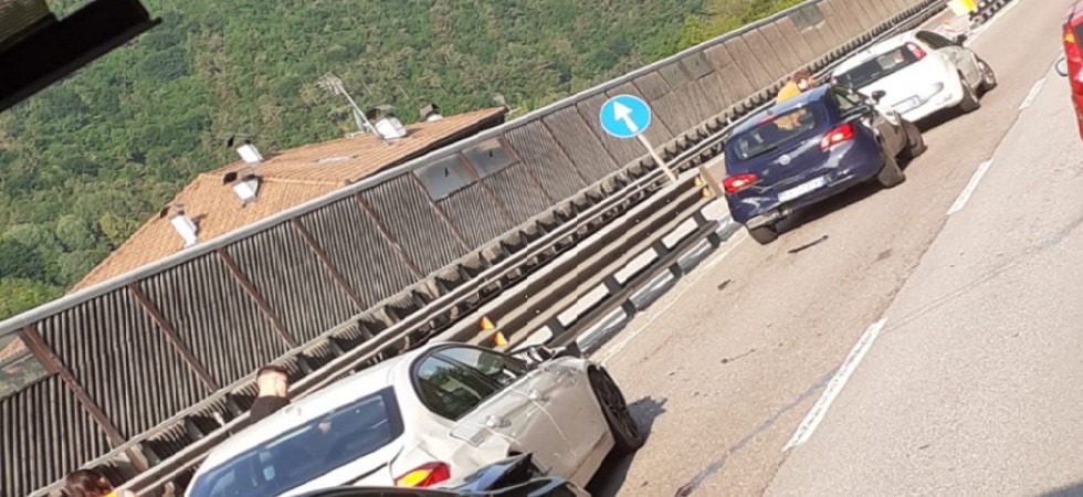 Tamponamento tra tre auto, code e rallentamenti dalle prime ore della giornata lungo la Valsugana