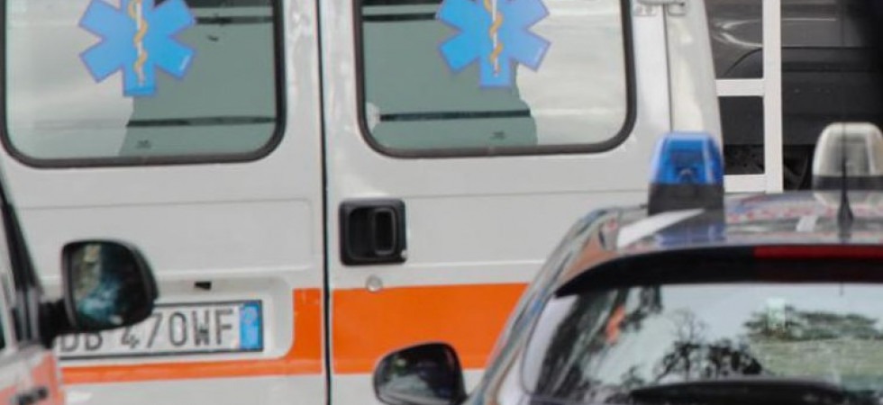 Incidente sul lavoro, momenti di paura a Caldonazzo all'interno di un cantiere: un uomo soccorso dai sanitari