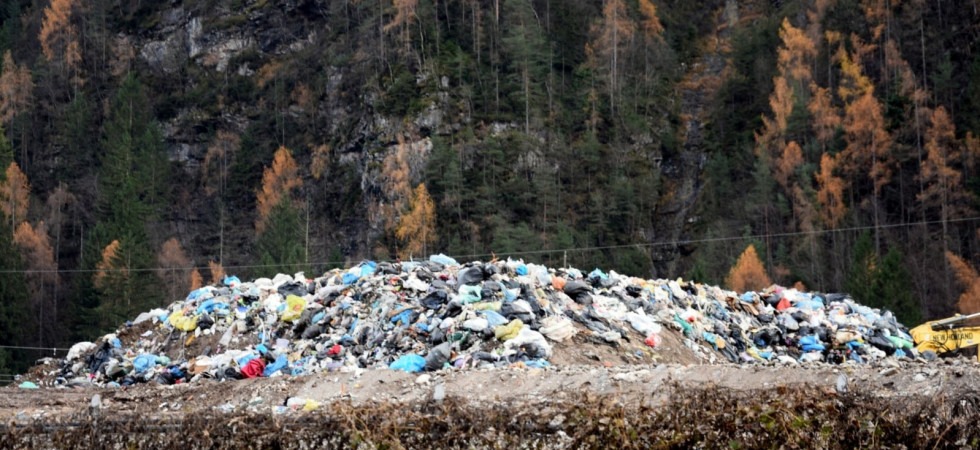Foto tratta dal gruppo Fb "NO discarica di Imer" Foto tratta dal gruppo Fb "NO discarica di Imer"