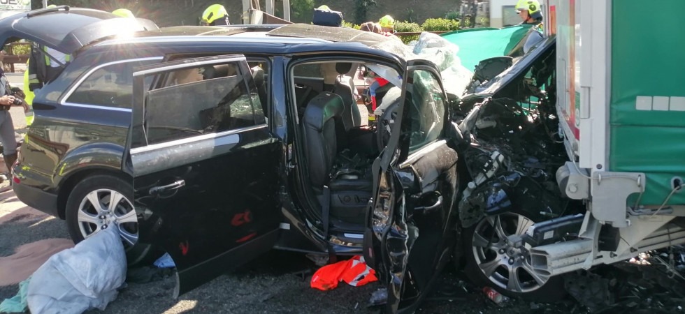 Tragico tamponamento in A22 tra camion e auto: muore un automobilista, grave l'altra persona a bordo del mezzo