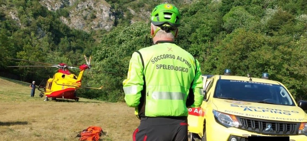 Foto d'archivio Colto da malore mentre sistema il capanno da caccia, inutili i soccorsi con l’elicottero: morto un 75enne