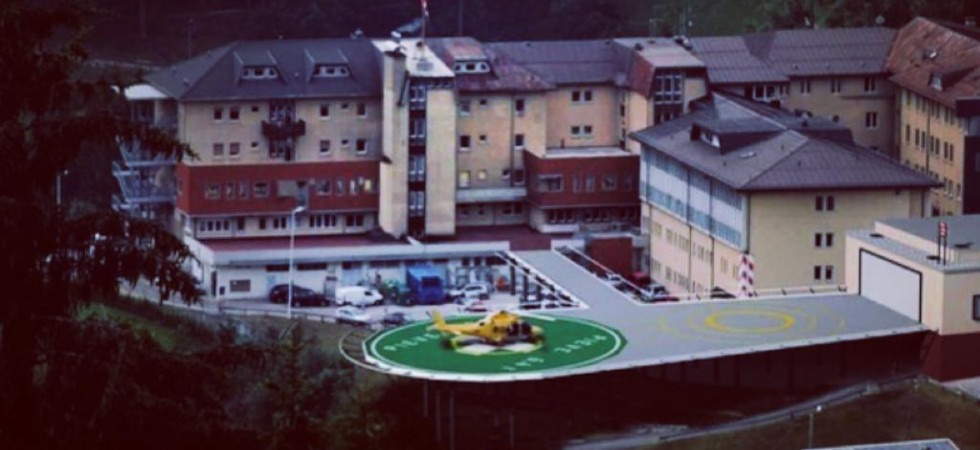 Dramma al parco, bimbo di 2 anni si sente male davanti a mamma e papà: il piccolo è morto in ospedale