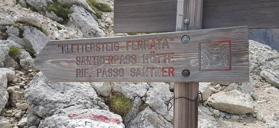 Tragedia sul Catinaccio, muore una escursionista: precipita dalla ferrata Santner dove 8 giorni fa aveva perso la vita un