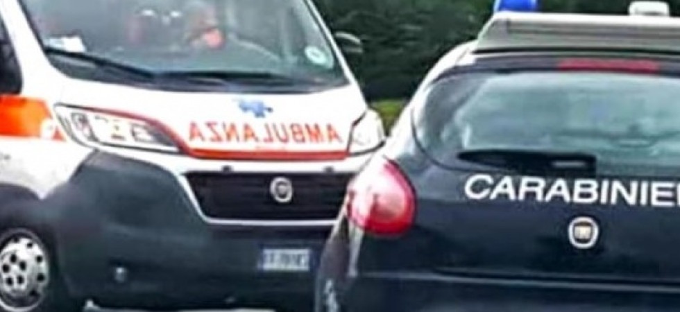 Travolge e uccide la moglie mentre fa retromarcia con l'auto