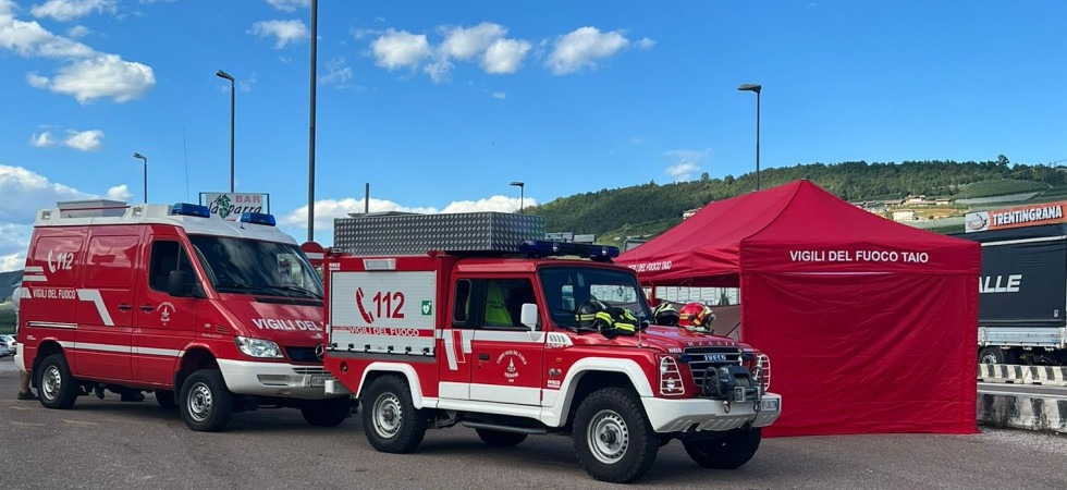 Travolto e ucciso da un'auto mentre attraversa la strada, tragedia in Val di Non