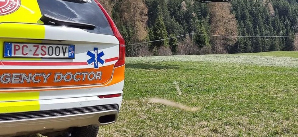 Grave infortunio sul lavoro, falegname di 32 anni si amputa 2 dita con la sega circolare