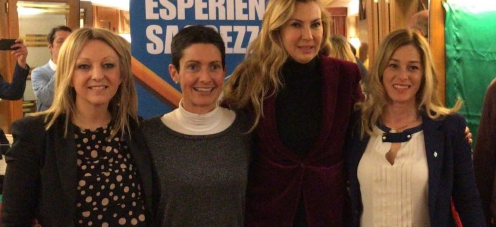 Da sinistra: Donatella Conzatti, Manuela Bottamedi, Michaela Biancofiore e Elena Testor nel 2018 ex colleghe di partito (Forza Italia) Da sinistra: Donatella Conzatti, Manuela Bottamedi, Michaela Biancofiore e Elena Testor nel 2018 ex colleghe di partito (Forza Italia)