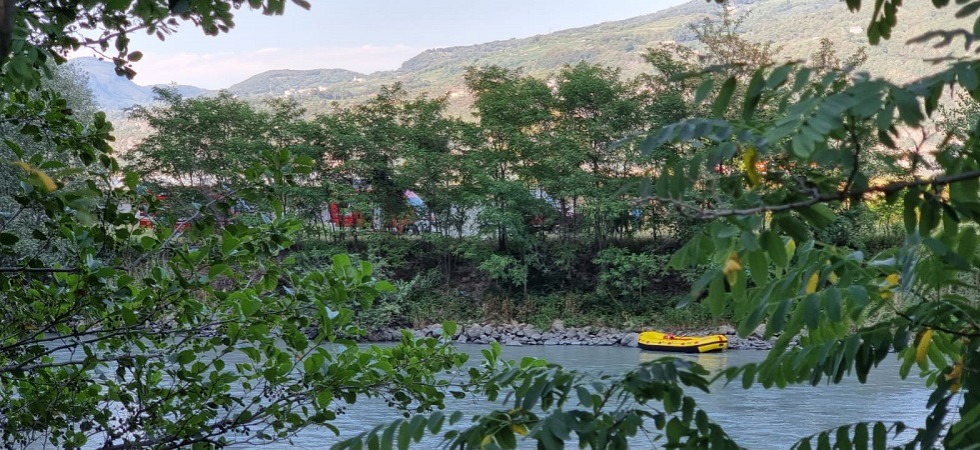 Macabro ritrovamento nell'Adige, i vigili del fuoco ripescano un corpo nel fiume: una persona è morta