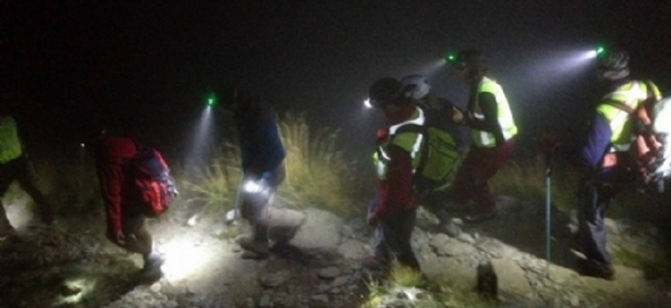 Foto d'archivio Non rientra dopo una passeggiata, scattano le ricerche: 80enne ritrovata nella notte nei boschi