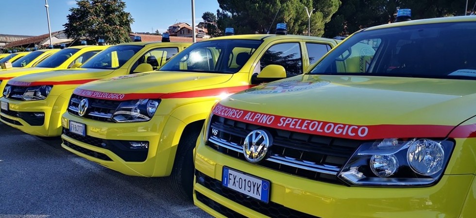 Foto d'archivio Durante la discesa dalla montagna un turista non ce la fa più