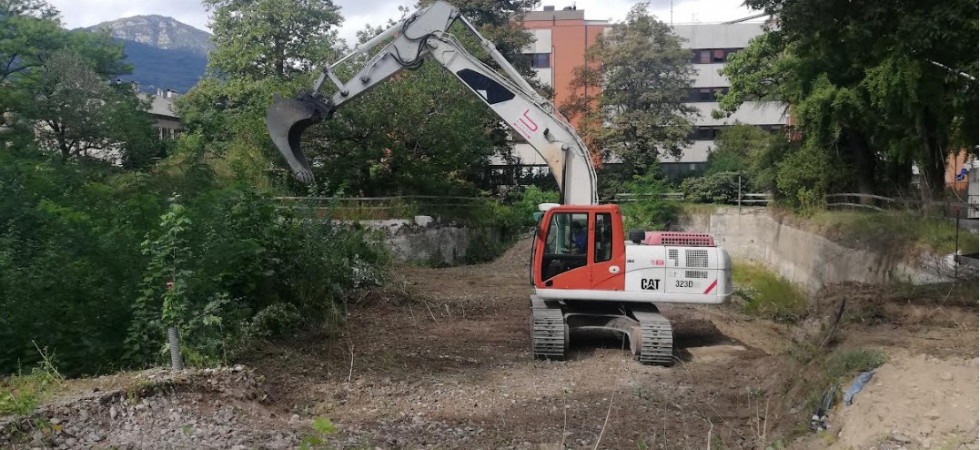 Piazza Centa, ripresi i lavori per la realizzazione di un parcheggio pertinenziale: erano fermi dal 2021