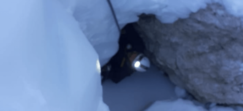 Tragedia in montagna, 25enne trovato morto in una voragine nella neve