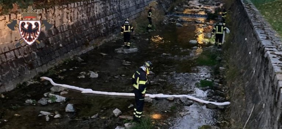 Sversamento di carburante nel Sarca: “Situazione tornata alla normalità, ma le barriere rimarranno posizionate anche oggi”