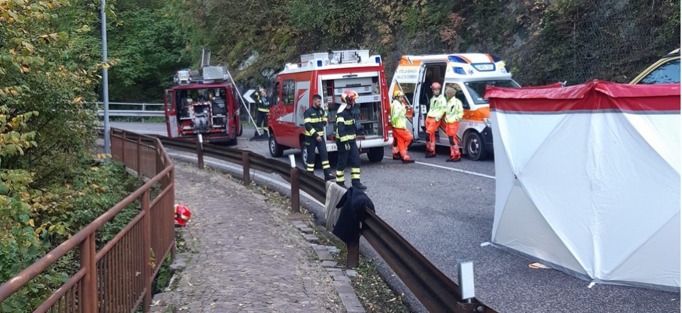 Tragedia sulle strade trentine, un motociclista muore nello schianto contro un furgone