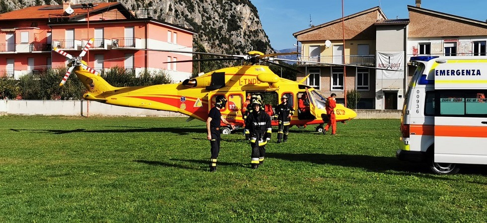 Ha un malore in casa, accorrono i soccorritori: una persona trasferita in elicottero all'ospedale Santa Chiara di Trento
