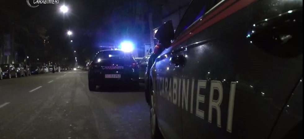 Foto d'archivio Dopo un folle inseguimento a oltre 150 km/h con i carabinieri