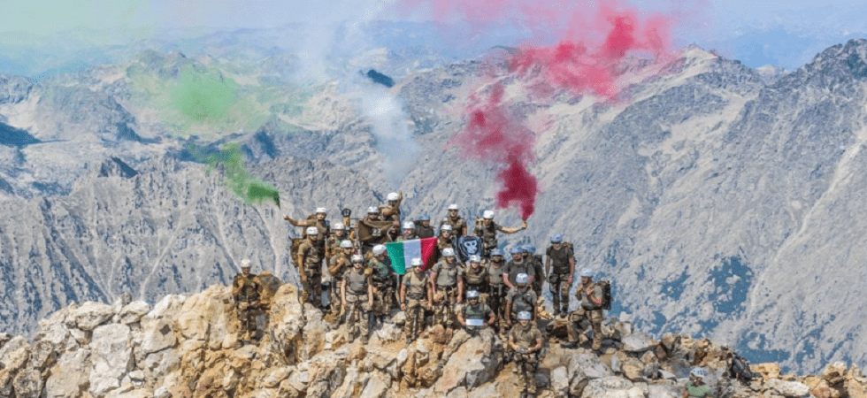 Fumogeni tricolore dal Monte Baldo e sui monti della Lessinia: la cerimonia per i 150 anni degli Alpini