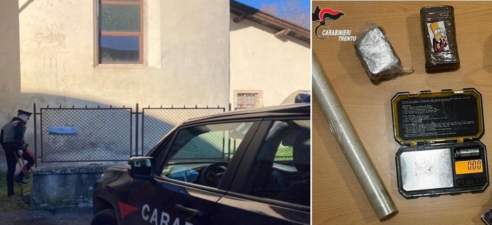 Nasconde la droga nell'ex canonica della chiesa, un giovane arrestato e un complice denunciato