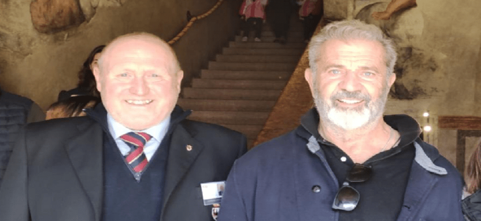Il custode Fausto Rossi e Mel Gibson al Castello del Buonconsiglio Il custode Fausto Rossi e Mel Gibson al Castello del Buonconsiglio