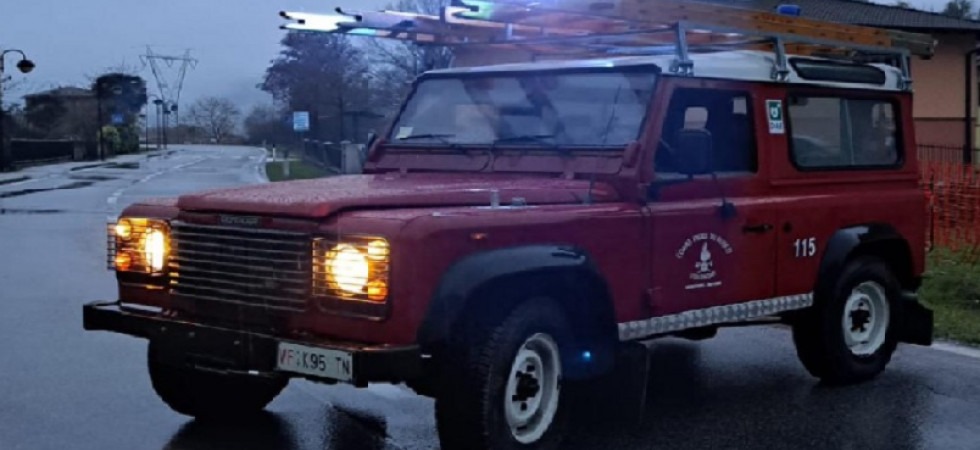 Momenti di paura a Bondone, studentessa investita da un'auto mentre attende la corriera