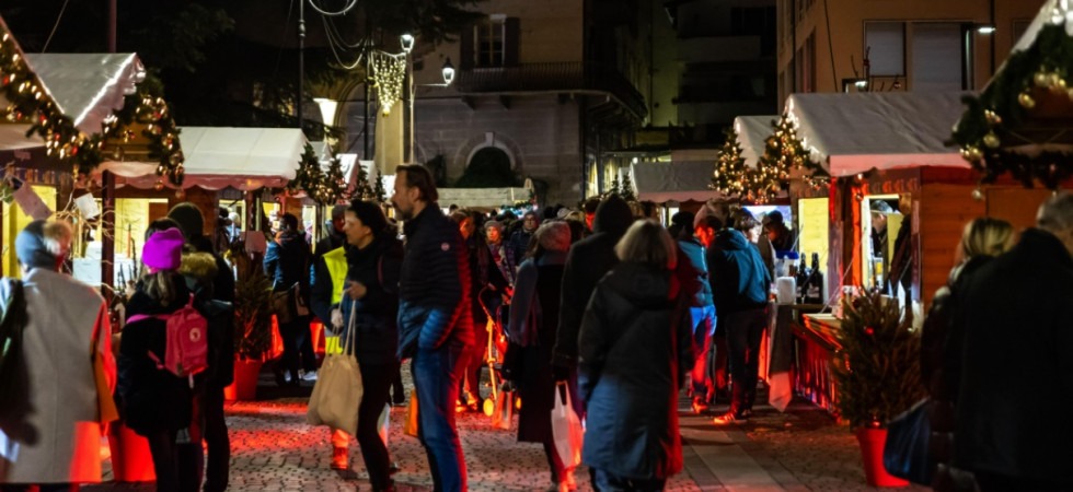 Dj set e iniziative per giovani e famiglie, il Natale di Rovereto entra nel vivo e fa ballare la città in piazza
