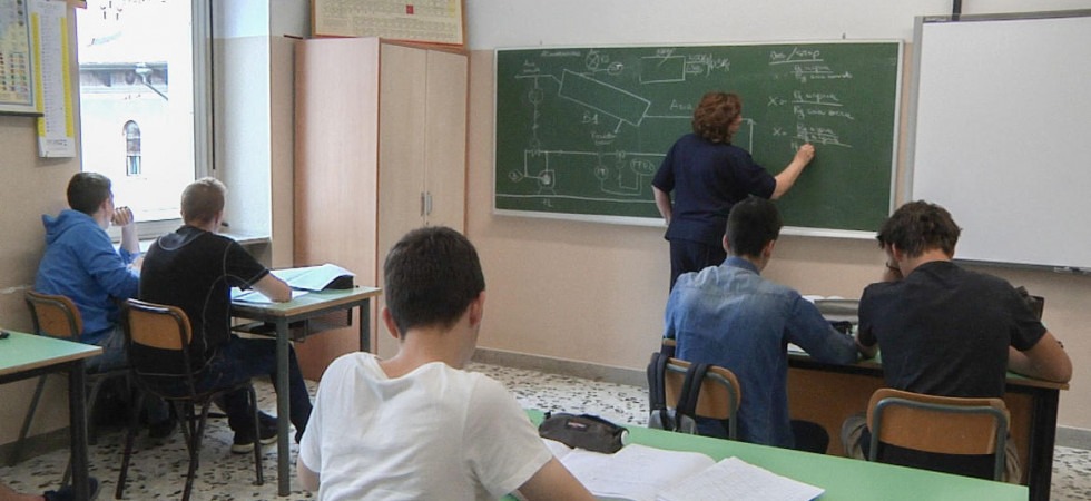 Anno scolastico 2023/2024, tutto pronto per le iscrizioni alla classi prime: ecco quando e come fare