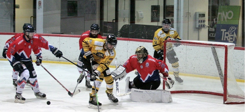 Foto di Paolo Ciurletti L'Hockey Piné supera il Real Torino all'Ice rink, i trentini tornano secondi in classifica