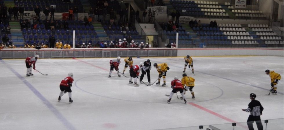 Passo falso dell'Hockey Pinè contro la capolista Feltre, i gialloneri scivolano in terza posizione