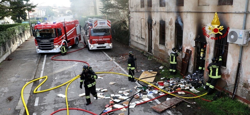 Drammatico incendio nel pomeriggio, trovato il corpo carbonizzato di un 72enne
