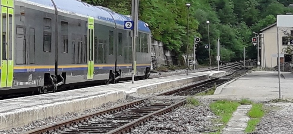 Problemi al terreno, stop alla ferrovia del Cadore: intervento straordinario in prossimità di un ponte