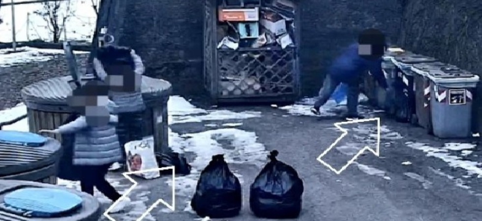 Furbetti dei rifiuti, gettano nell'isola ecologica sacchi di materiale senza rispettare le regole
