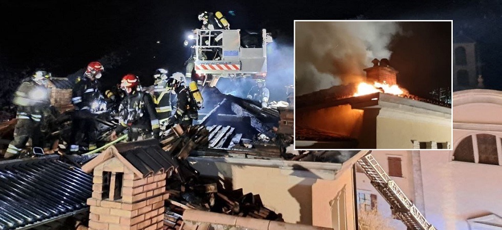 Fiamme sul tetto della palazzina, tre famiglie evacuate