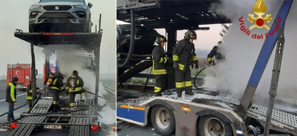 Paura in autostrada, fiamme in una bisarca con 9 auto: vigili del fuoco in azione per fermare l'incendio