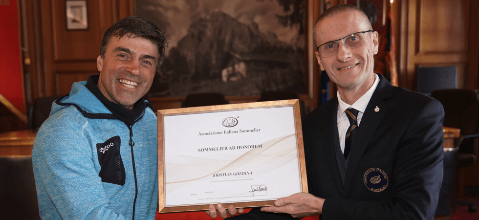 Il campione di sci italiano Kristian Ghedina eletto “Sommelier ad honorem” dall’AIS