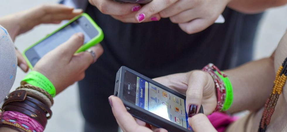 Ammazzati subito, tanto non se accorge nessuno'', indagata un'intera classe delle medie per stalking e istigazione al