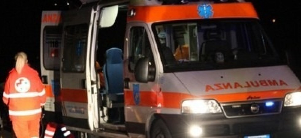 Si schianta in moto contro un palo della luce: la vittima è il 17enne Jonas Zelger
