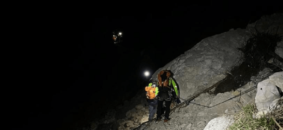 Coppia si perde lungo il Vajont e lei cade anche in acqua: al buio e in difficoltà vengono recuperati dal soccorso alpino