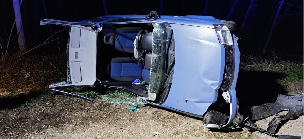 Perde il controllo dell'auto che si ribalta, 30enne estratta dalle lamiere elitrasportata in ospedale