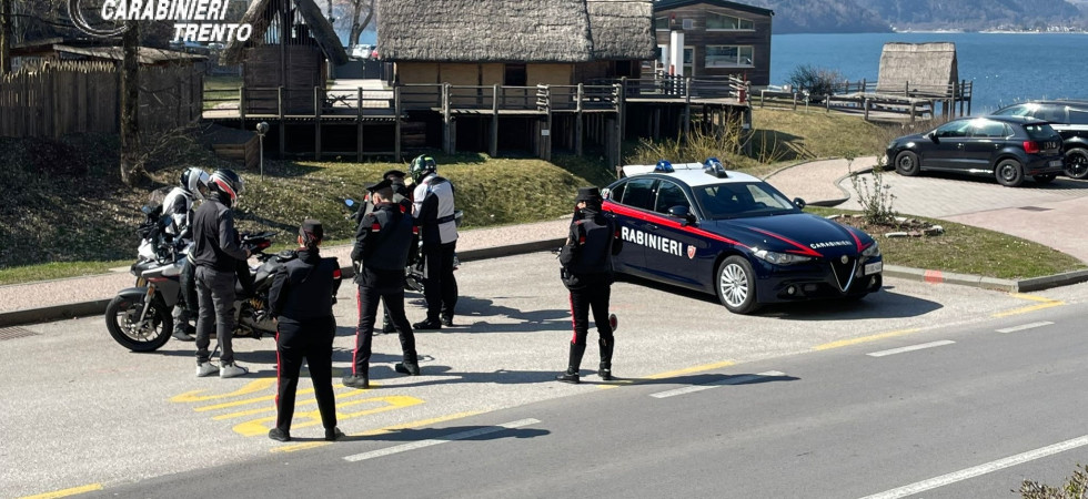 Controlli dei carabinieri sulle strade, dalla patente alla revisione scaduta: 3 motociclisti sanzionati