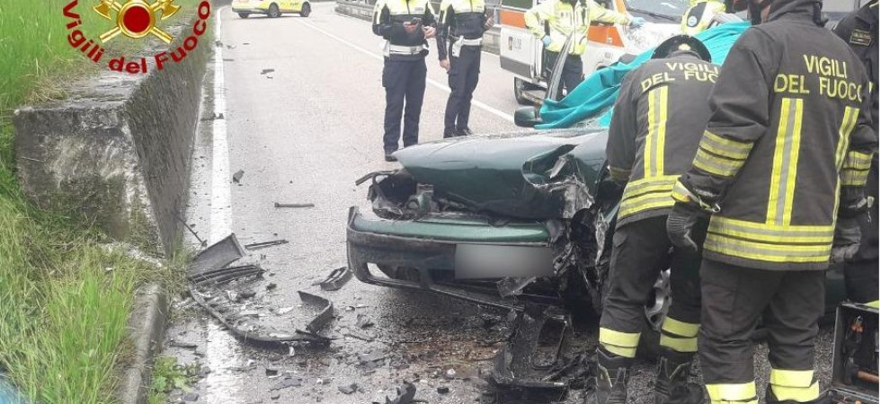 Incidente mortale, perde il controllo dell'auto e si schianta contro un muro: Luciano Lorenzi non ce l'ha fatta