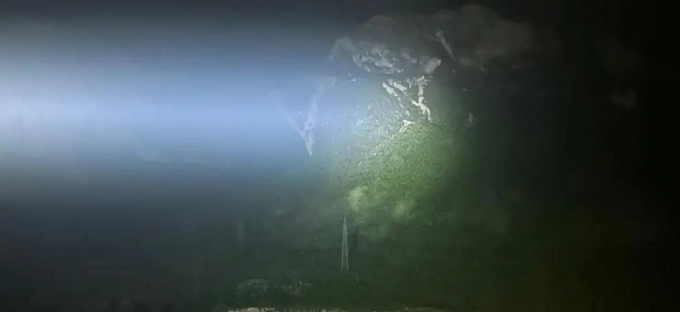 Maltempo, i residenti allarmati da rumori e boati di massi che si staccano dalla montagna sopra il centro abitato