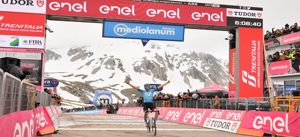 Impresa da leggenda per il trentino Davide Bais al Giro d'Italia: vince la tappa sul Gran Sasso ed è maglia azzurra
